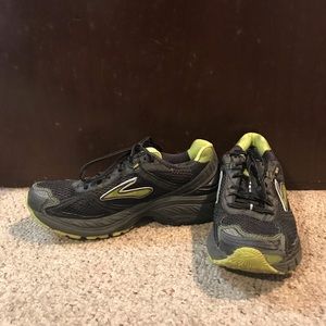 Brooks Running Women’s Ghost 5 Gore Tex Size 7.5
